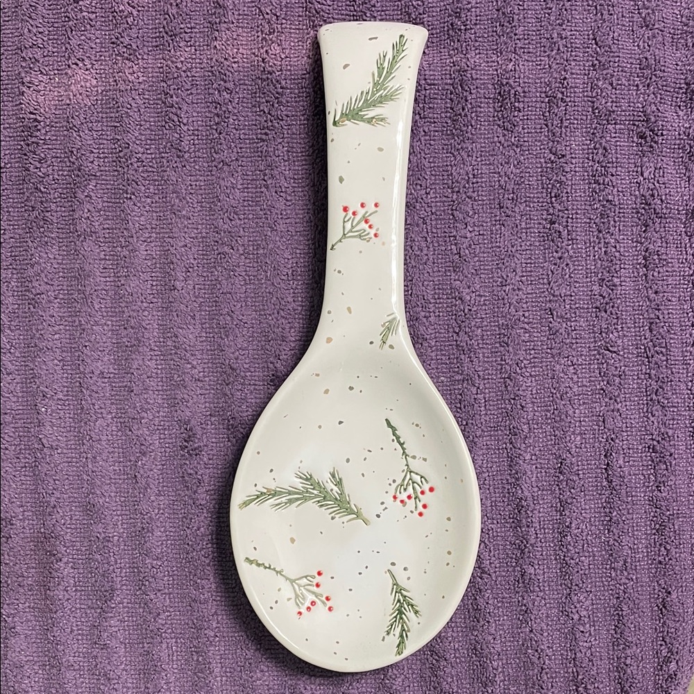 Holiday Pine & Berry Ceramic Spoon Rest - White and Green